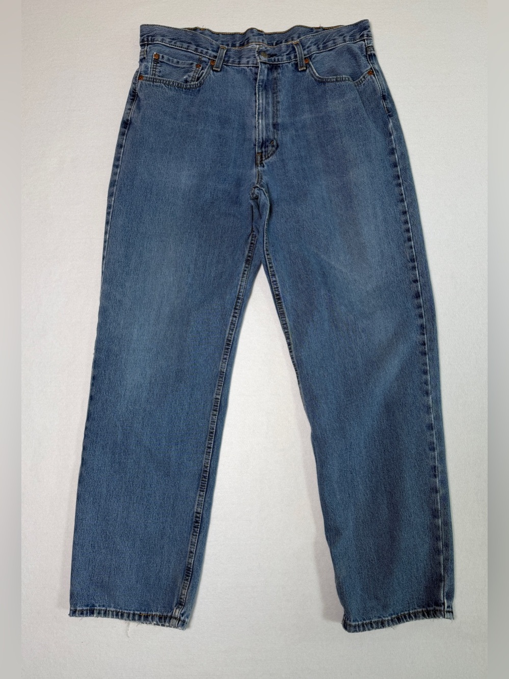 Levi's 550 Medium Wash Jeans, Actual Fit 36 X 31 READ DESCRIPTION